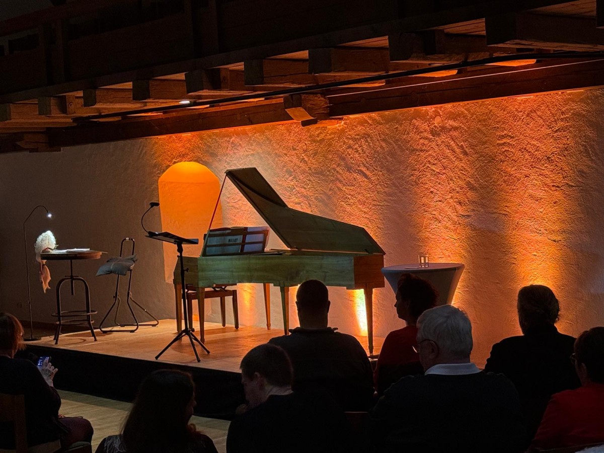  - Isabel Karajan – Schauspielerin